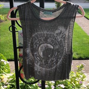 Workshop grey & white tank